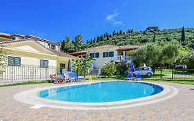 Tonia Apartments